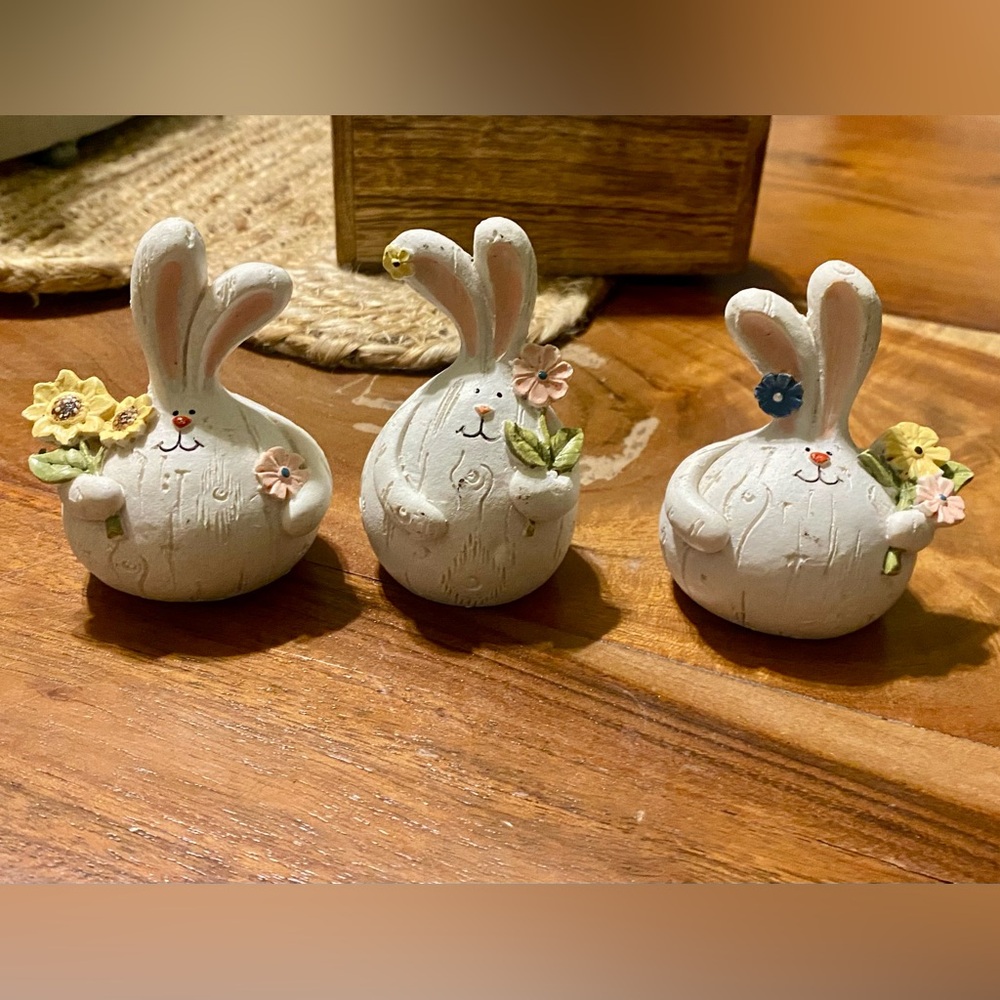 Resin Easter Bunnies Set Of 3